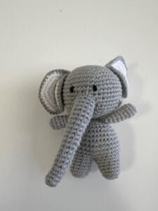 MUÑECO DE GANCHILLO ELEFANTE